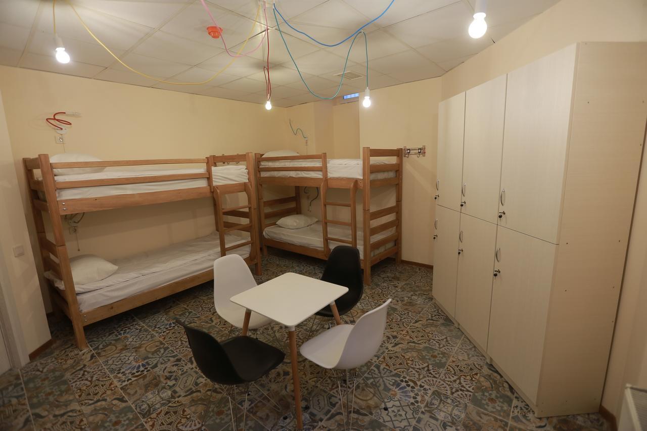 Midtown Hotel & Hostel Tbilisi Quarto foto